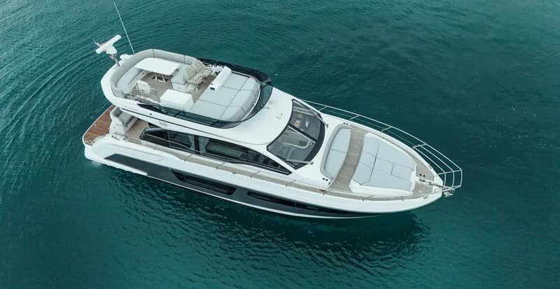 Azimut 53 Fly